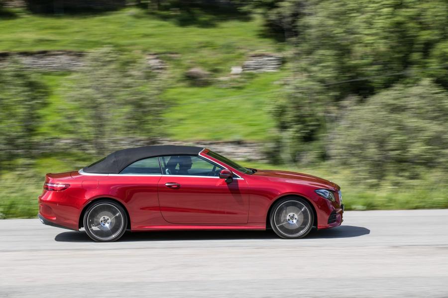  Mercedes-Benz E300 AMG Line Cabriolet 2017 года  (WW) (фото 26 из 32)